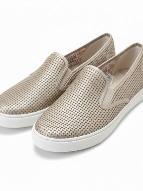 🩷❤️Women’s 11 Beige Flats ((Like New))❤️🩷